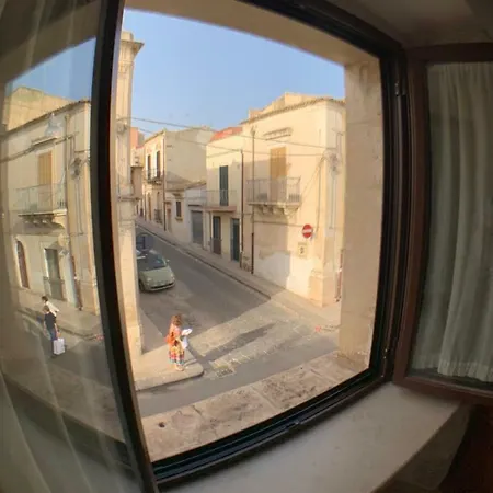 A Due Passi Dal Centro Storico * نوتو